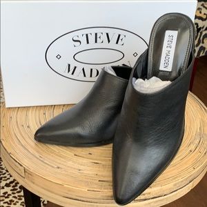 Steve Madden black mules